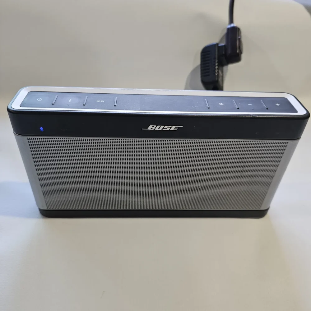 Bose SoundLink  III (3) Bluethooth Speaker - Image 4